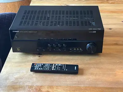 Yamaha RX-V371 HDMI receiver, View more
