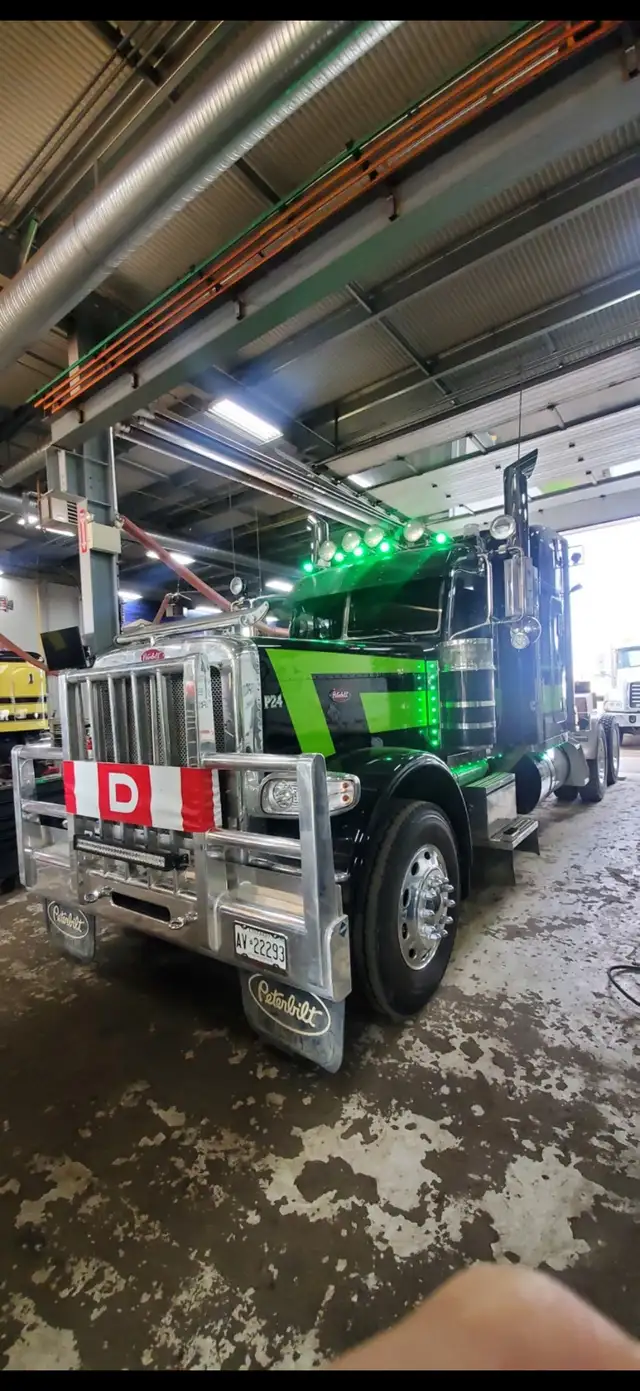2022 Peterbilt  in Heavy Trucks in Thunder Bay - Image 2