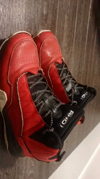 AND1 red/black basketball shoes , View more