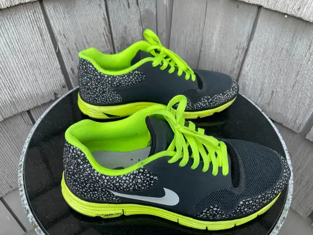 Nike Flyknit Lunar Wolf Grey 554887 Mens Size 8 Preowned - light in Men's Shoes in Richmond - Image 9