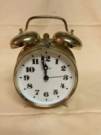 Vintage Cardinal Prim Mechanical Twin-Bell Alarm Clock Pick up - Patterson Place near 100th Street &...