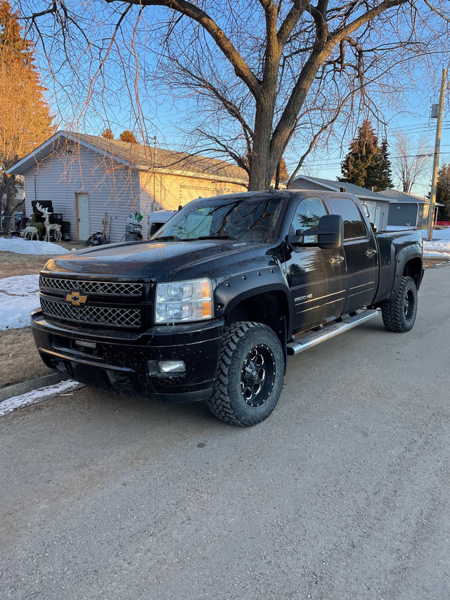 2014 Chevrolet Silverado in Cars & Trucks in St. Albert - Image 2