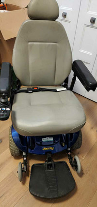 Chaise roulante électrique- quadriporteur