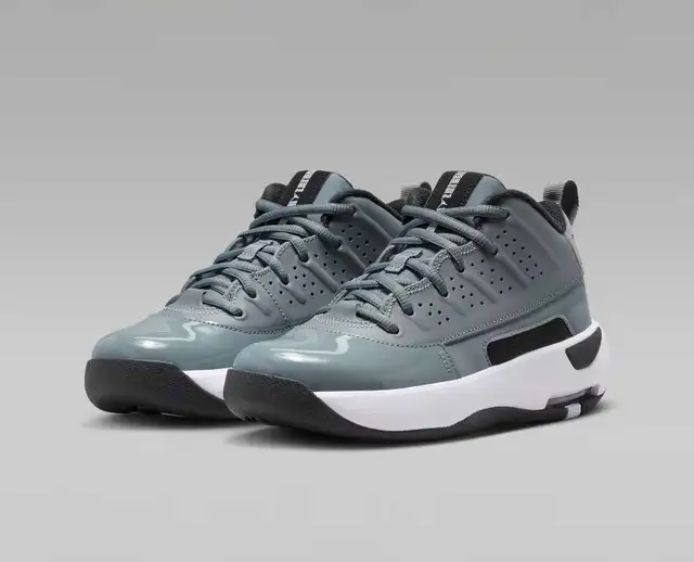 Jordan Max Aura 7 Grey