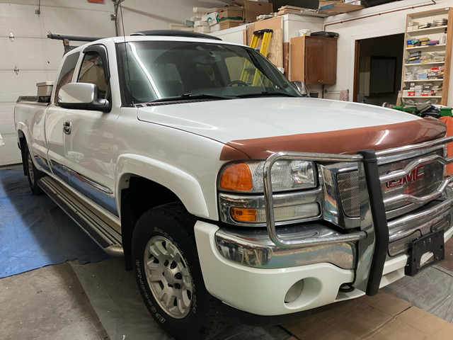 GMC Sierra Z71. 2005  in Cars & Trucks in Medicine Hat
