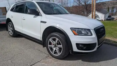 Audi Q5 2.0T 2012 blanc Prend de l'huile mais tout le resteca #1 Les freins seront dû bientôt Pneus...