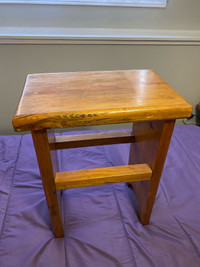SMALL ACCENT TABLE FOR SALE