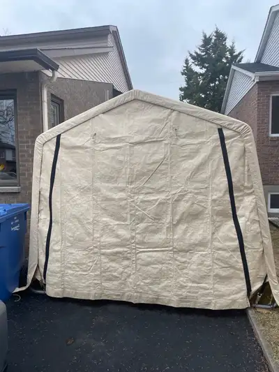 Abri d’auto 11 x 20 pi. usagé 4 ans - $175, View more