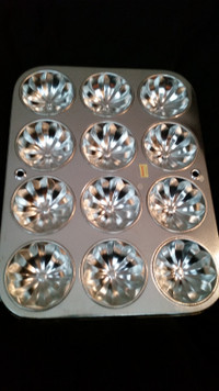 NEW FLUTED MUFFIN TIN