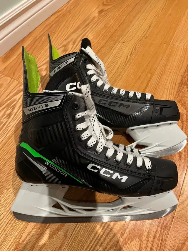 CCM Ribcor RIB XT 3 Hockey and Ice Skates