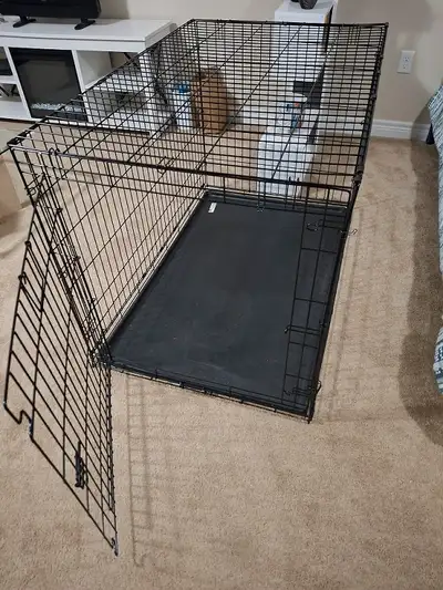 Extra Large Dog Crate in excellent condition. Features: - Door features LapLock Technology with mult...