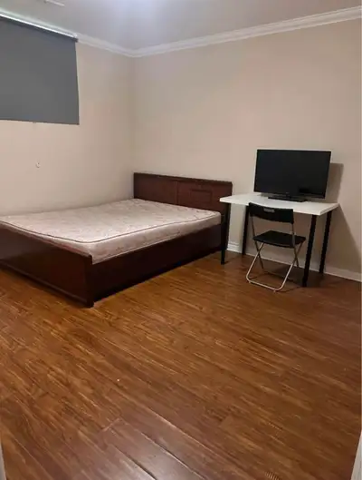 a spacious room near Finch subway station for rent