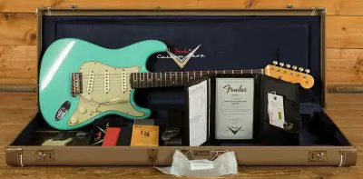 Fender Custom Shop 60's Journeyman Aged Surf Green, View more