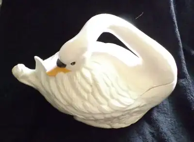 Large Swan Dish, View more