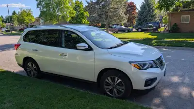 Good Condition 2018 Nissan Pathfinder SV with navigation, heated seats, heated steering wheel, trail...