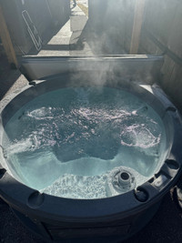 BEAT THE SNOW! BOOK YOUR ROTOSPA HOT TUB NOW!!!