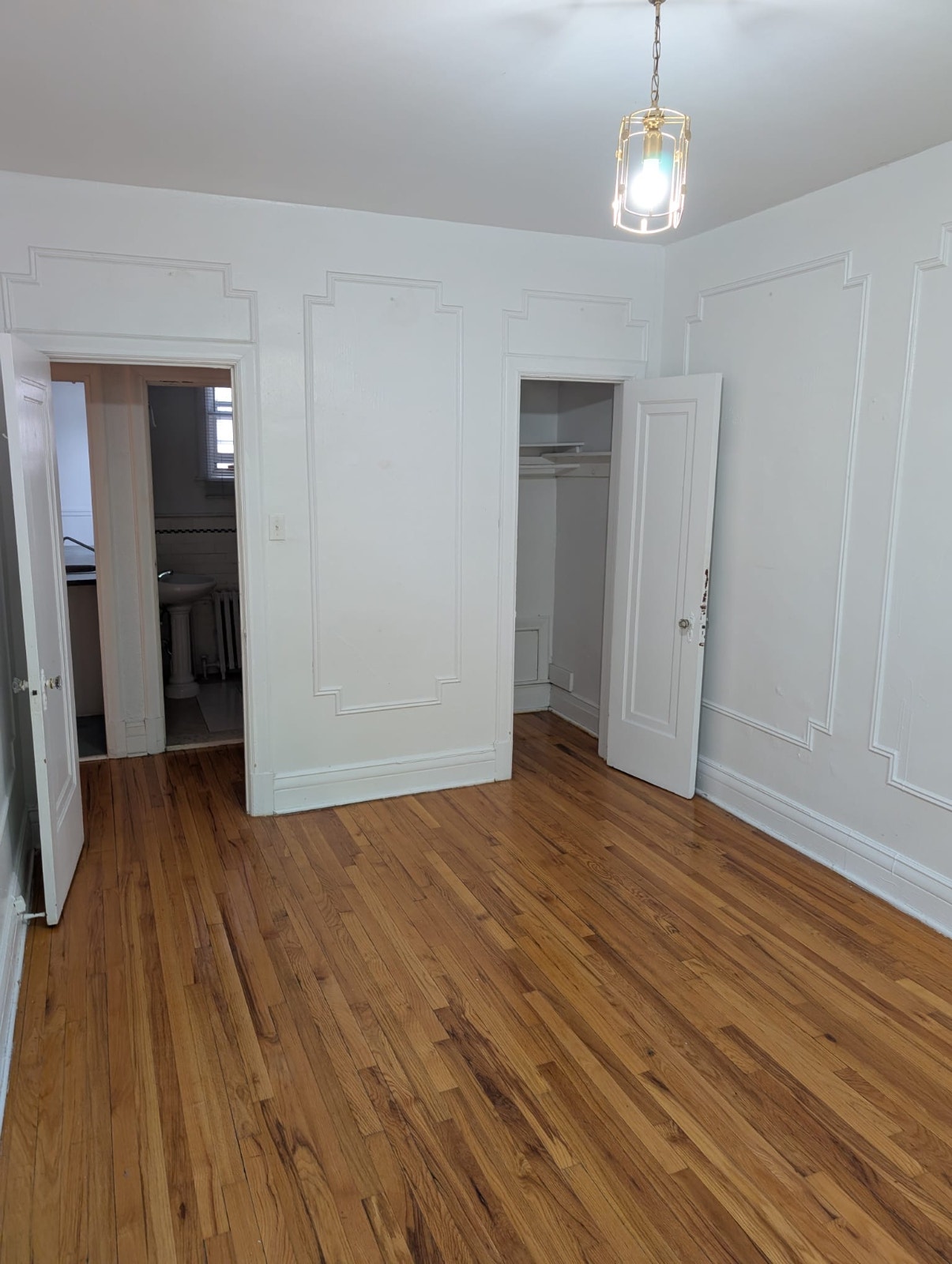 ***IMMEDIATELY AVAILABLE 3 1/2 near Côte-des-Neiges metro*** — photo 3