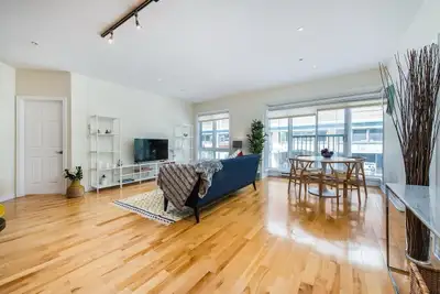 2bed-baths heart of downtown. Long-term or Short-term deal!