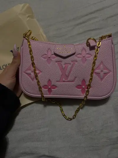 Saccoche Louis Vuitton, View more