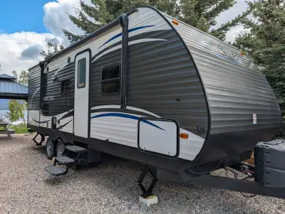 Excellent shape 2019 Aspen Trail travel trailer, M-2460RLS, Total length 28.25ft, sleeps 6, Rear bat...