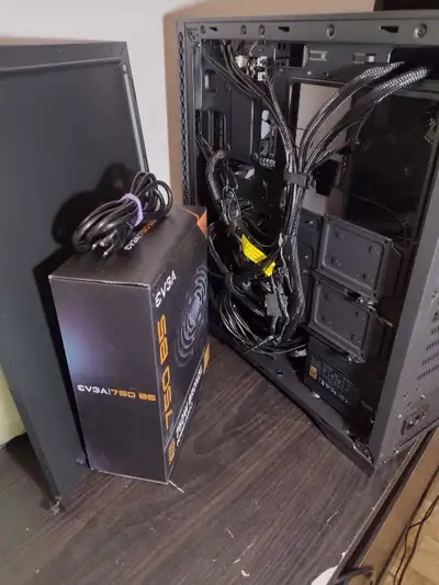 Lot 2 PSU 750w EVGA Neuve, View more