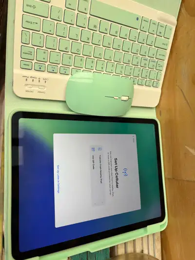 iPad air 11 inch m3 128gig, View more