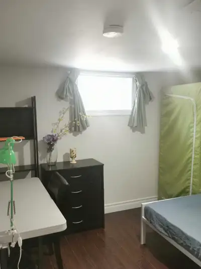 one room/suite close to UTSC