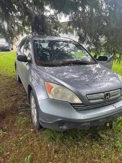 2009 Honda Crv has 300,000+ kms. Drive good no mechanical issues. Needs a new battery but otherwise...