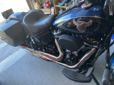 moto harley davidson Sophtail héritage 2018. +\- 21 milles km. édition spéciale 115 anniversaire 246...