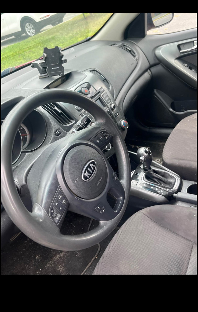 2013 Kia forte in Cars & Trucks in Gatineau - Image 2
