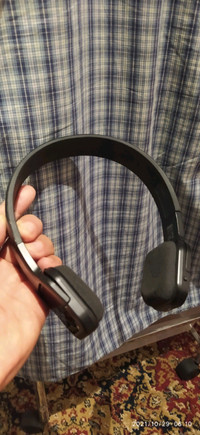Eklasse square shape bluetooth headphones

