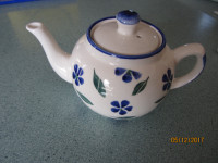 Floral Tea Pot. BRAND NEW