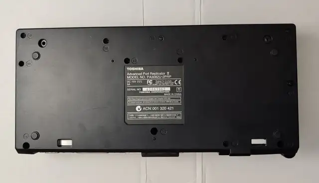 TOSHIBA ADVANCED PORT REPLICATOR II PA3082U-2PRP DOCKING STATION in Laptop Accessories in Laval / North Shore - Image 7