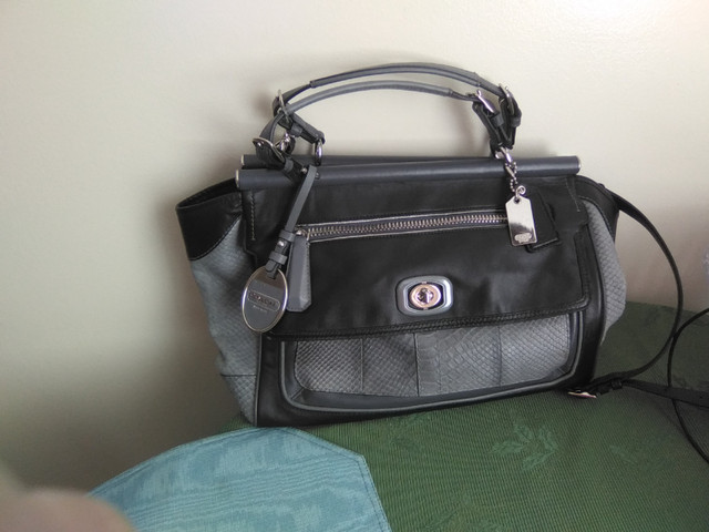 Brand new Coach Handbag in Women's - Bags & Wallets in Richmond - Image 3