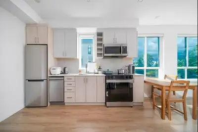 1BR+1den / 1Ba 630 ft2 available JUL01,2025 rent period: monthly attached garage Brand New 1 Bedroom...