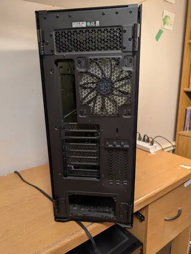 Corsair iCUE 7000X RGB Tempered Glass PC Case in System Components in Kitchener / Waterloo - Image 11