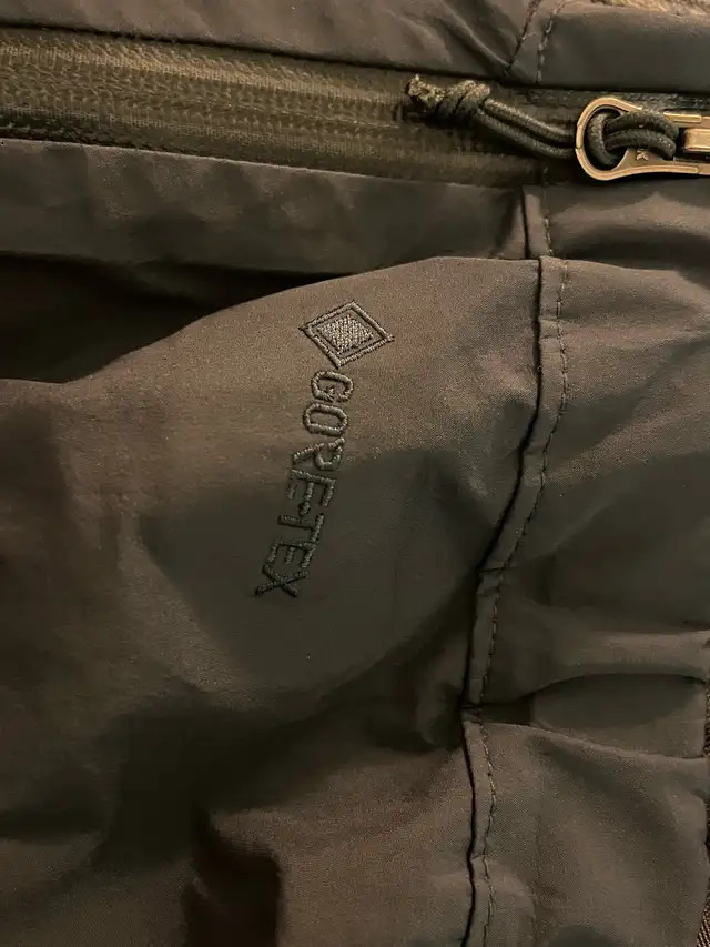Arcteryx beta lt pants in Men's in City of Toronto - Image 5