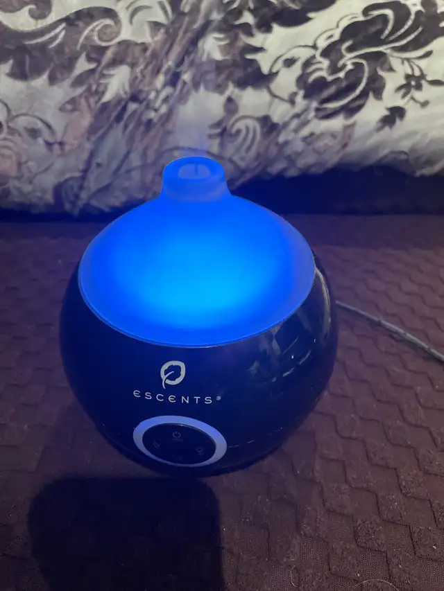 ESCENTS DIFFUSER in excellent condition works great in Health & Special Needs in Markham / York Region - Image 4