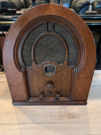 Vintage philco radio 
