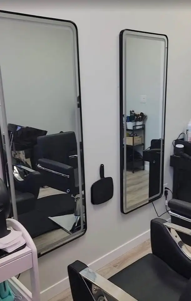 Shared Office/Treatment Room in Wellness Clinic in Commercial & Office Space for Rent in Mississauga / Peel Region - Image 7
