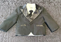 Toddler boys black suit jacket, vest, shirt, tie. Size 2T
