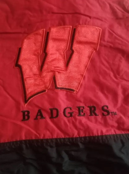 Wisconsin Badgers Football Team Jacket in Men's in City of Toronto - Image 3