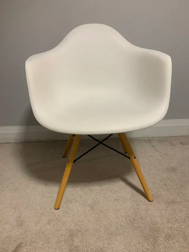 Eiffel Dining Armchair chair (retail price 170$) in Chairs & Recliners in Markham / York Region - Image 4