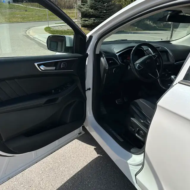 2015 Ford Edge Sport / all-wheel-drive SUV in Cars & Trucks in Calgary - Image 6