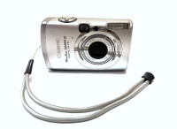 Canon PowerShot SD850 IS 8 MP 4x Optical Zoom Digital Camera
