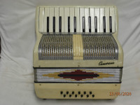 Camerano 12 bass piano accordion mod.270/73 1970-1980 cream marb