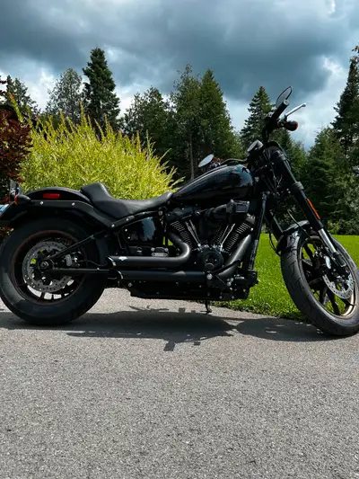 Great condition like new low rider S with Vance and Hines exhaust . Low km Brand new never worn Harl...