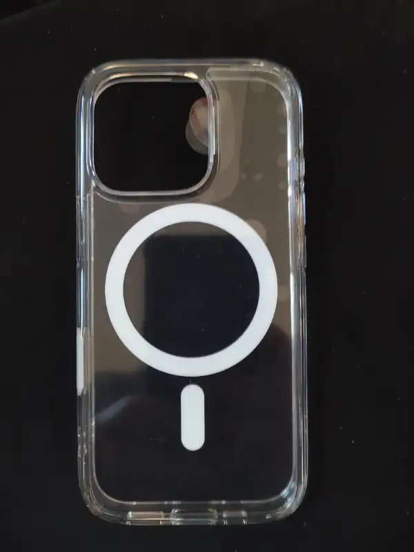 Spigen ultra hybrid case for iPhone 16 pro in Cell Phone Accessories in St. Catharines - Image 4