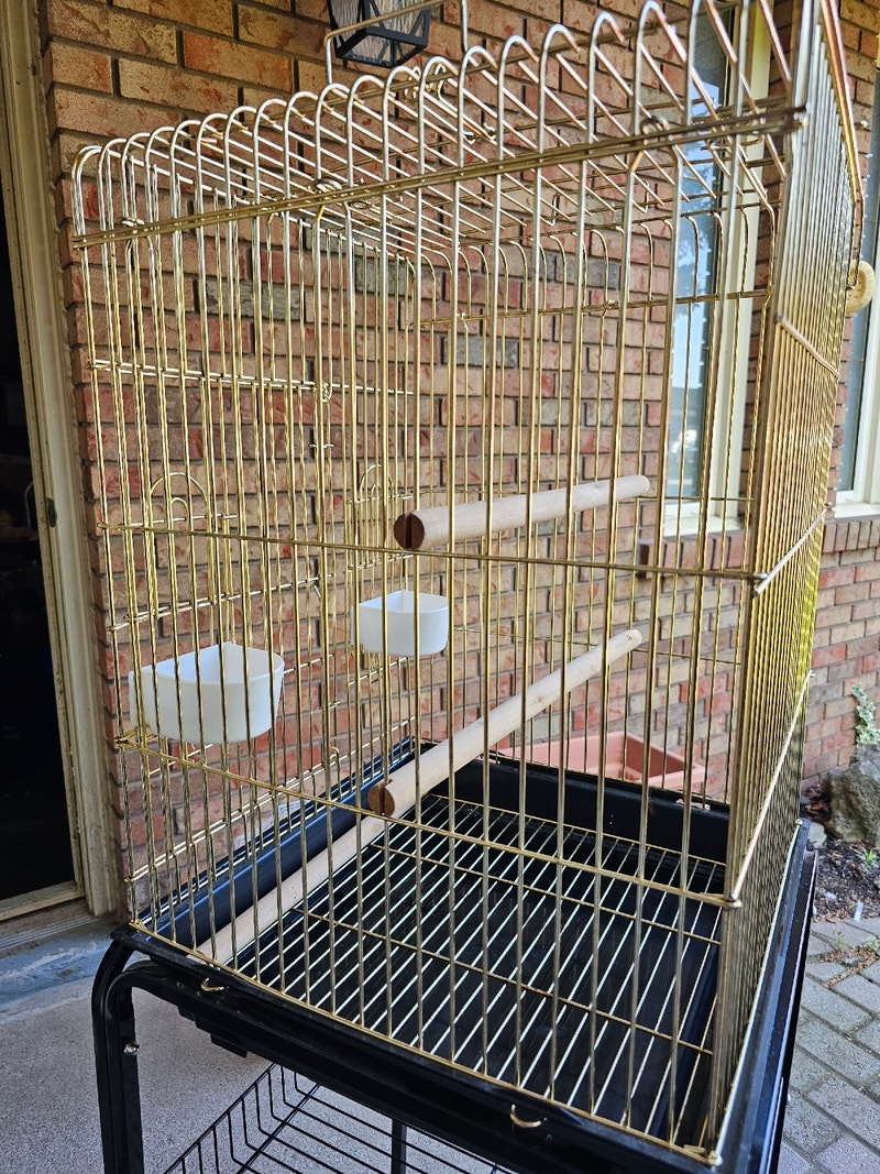 Large Bird Cage 62cm x 42cm x42cm with stand high, clean and re