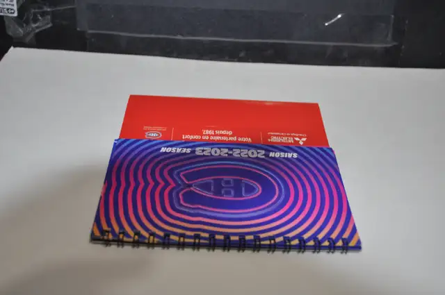 montreal canadiens hockey club nhl season 2022-2023 desk small c in Arts & Collectibles in Victoriaville - Image 5